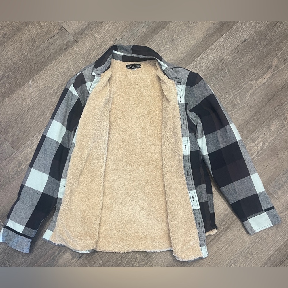 Men’s checkered , fleece lined, button up jacket, new